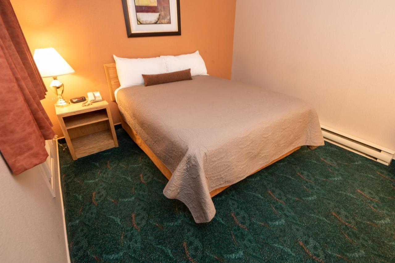 Keystone Motor Inn Брандон Экстерьер фото