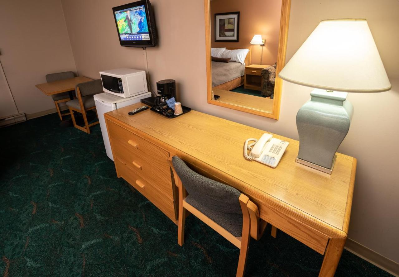 Keystone Motor Inn Брандон Экстерьер фото