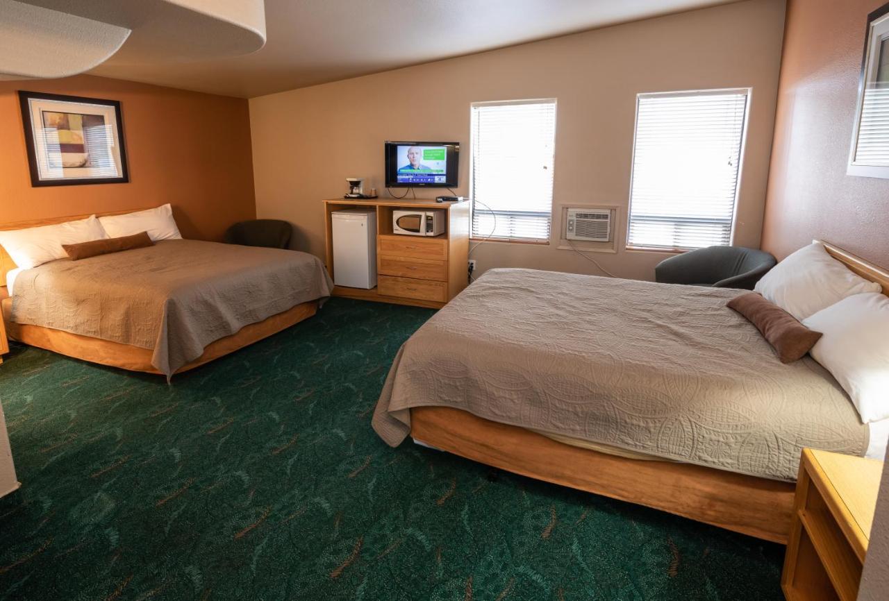 Keystone Motor Inn Брандон Экстерьер фото